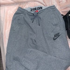 Women’s nike sweatpants
